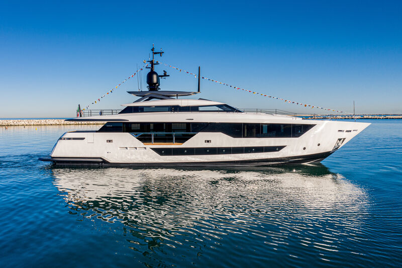 Custom Line CL 106 yacht M/Y Y Sold