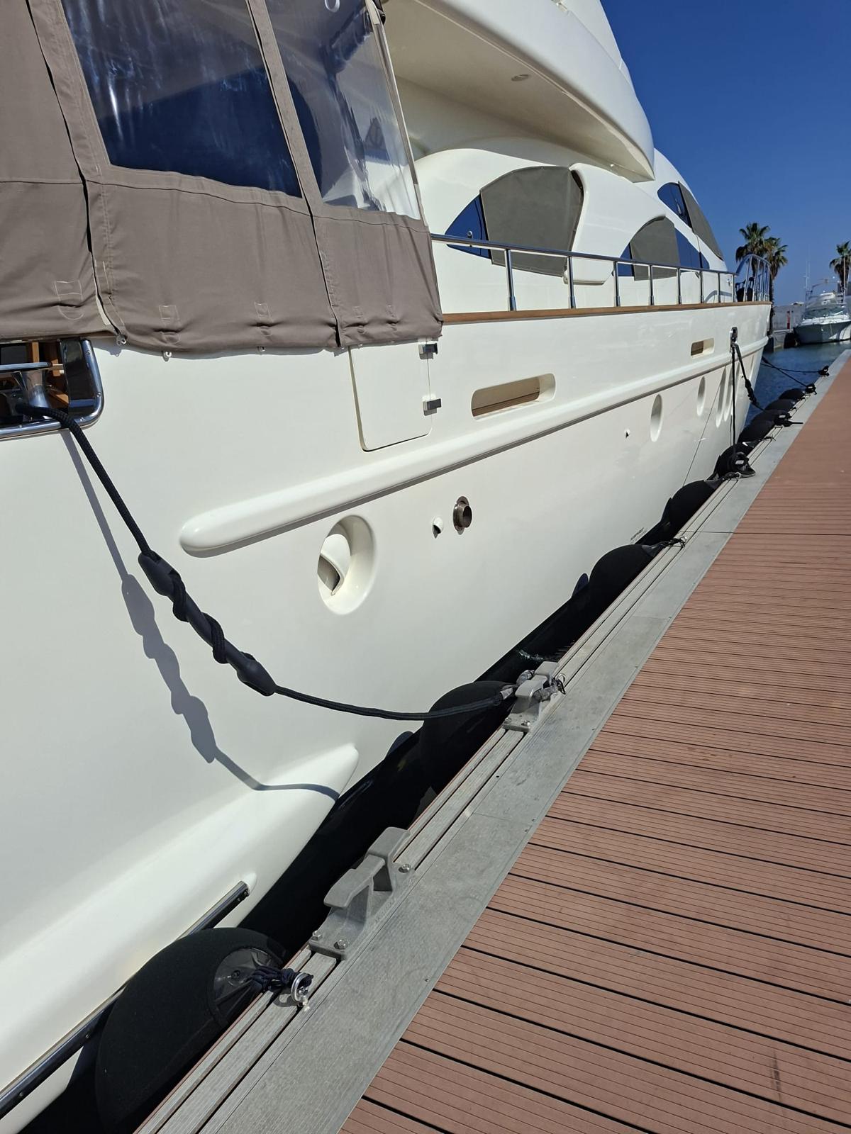 AZIMUT CARAT Yacht for sale